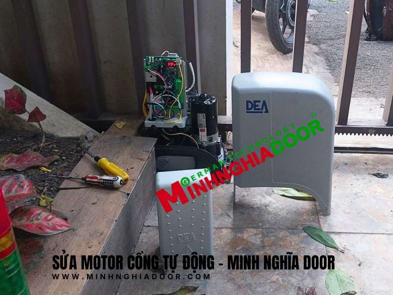 sửa cổng tự động nhanh bởi Minh Nghĩa Door
