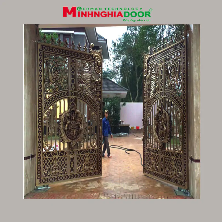 Giá cửa cổng tự đóng mở 6 cua-tu-mo-am-san