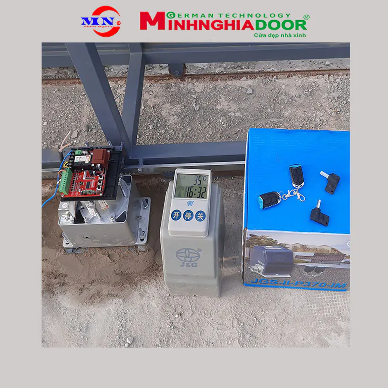 motor-cua-cong-binh-duong