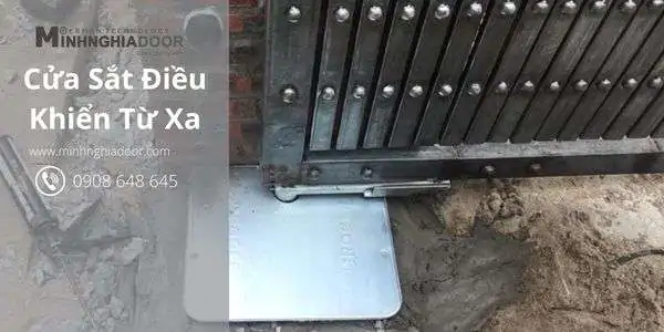 cửa sắt điều khiển từ xa