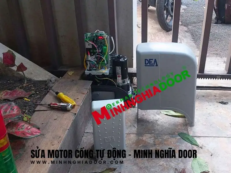 sửa cổng tự động nhanh bởi Minh Nghĩa Door